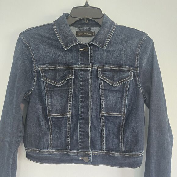 Calvin Klein Jeans Women’s Cropped Denim Trucker Jacket Dark Wash Size Small - Picture 1 of 8
